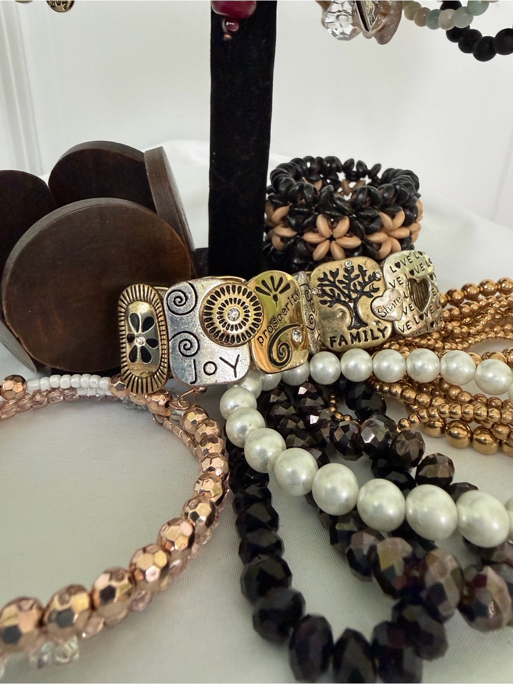 34-Piece Mixed Stretch Bracelets Lot 🔥 Glass, Wood, Stone + - Picture 7 of 10